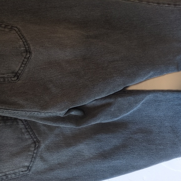 Skinny - Picture 8 of 10